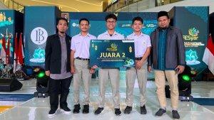 Muh-Alfi-Rizqy-tengah-saat-meraih-juara-di-kompetisi-ekonomi-2024-444.jpg