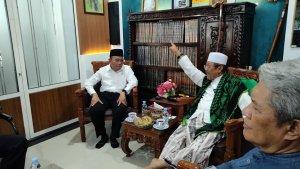 Muhadjir-Effendy-berkunjung-ke-kediaman-Syekh-Abdul-Rahim-Assegaf-P.jpg