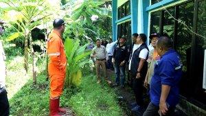 PJ-Wali-Kota-Palopo-dan-pihak-Dinas-PUPR-tinjau-lokasi-longsor.jpg