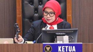 PUTUSAN-DKPP-Ketua-Majelis-DKPP-Ratna-Dewi-Pettalolo-saat-membacakan.jpg