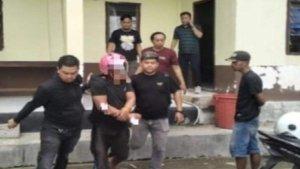 Pelaku-begal-payudara-saat-diamankan-Tim-Resmob-Polres-Sinjai-1.jpg