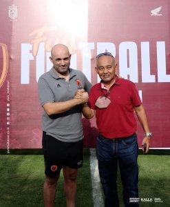 makassar/Pelatih-PSM-Makassar-Bernardo-Tavares-dan-pengamat-sepak-bola-Syamsuddin-Umar-m.jpg