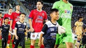 Pemain-asal-Malaysia-Ryan-Lambert-saat-bermain-di-Kuala-Lumpur-City-di-2023.jpg