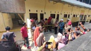 Penyegelan-kos-kosan-tarif-per-jam-di-Blok-Pilangsari-Desa-Jatibarang-Baru.jpg