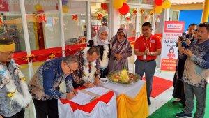 Peresmian-laboratorium-ritel-hibah-dari-Alfamart-di-SMKN-1-Palopo00.jpg