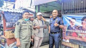 Petugas-Satpol-PP-dan-Bea-Cukai-razia-rokok-ilegal-disejumlah-titik-di-Kabupaten-Bone.jpg