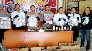 Polres-Sidrap-menggelar-press-rilis-hasil-operasi-pekat-lipu-2023-Senin-2882023-k.jpg