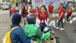 Pra-event-Panin-Expo-bagi-bibit.jpg