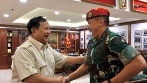 Presiden-Prabowo-Subianto-saat-menyambut-Kolonel-Inf-Wahyu-Yuniartoto-yang-akan.jpg
