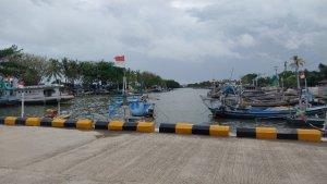 Puluhan-kapal-nelayan-di-Dermaga-Bentenge-Bulukumba.jpg