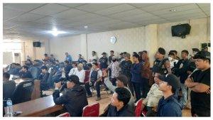 Puluhan-kontraktor-mendatangi-Kantor-DPRD-Bone-4.jpg