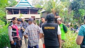 RUMAH-DUKA-Suasana-kediaman-Sani-70-mayat-yang-ditemukan7.jpg