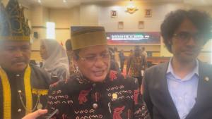 Rapat-DPD-RI-Abdul-Waris-Halid-bersama-Sekda-Sulsel-Jufri-Rahman.jpg