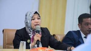 Rektor-UIAD-Sinjai-Dr-Suriati.jpg