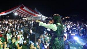 Ribuan-masyarakat-memadati-Lapangan.jpg