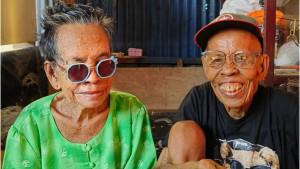 SEHIDUP-SEMATI-Husen-Husen-Bin-Gega-78-tahun-dan-Habiba-Binti-Agera-78.jpg