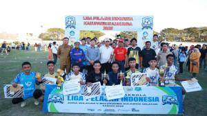 SMAN-2-Bulukumba-rayakan-kemenangan.jpg