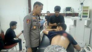 Saat-Kapolsek-Panakkukang-Kompol-Joko-Pamungkas-menjenguk.jpg