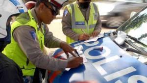 Satuan-polisi-Lalu-Lintas-di-berbagai-daerah-Sulsel-sedang-sweeping.jpg