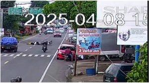 Screenshot-video-CCTV-saat-Jumadi-dan-Daeng-Bollo.jpg