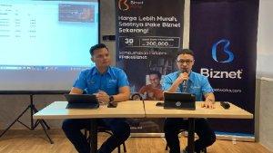 Senior-Manager-Biznet-Territory-East-Kenisa-Kristo-Marnaektua-kiri-d.jpg