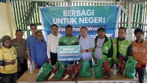 Seremonial-penyerahan-paket-sembako-oleh-SPJM.jpg