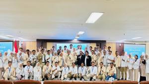 Sesi-foto-bersama-para-pengurus-IAPA-Sulse.jpg