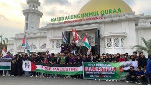 Solidaritas-Peduli-Palestina-menggelar-aksi-damai-di-Jl-Masjid-Raya.jpg
