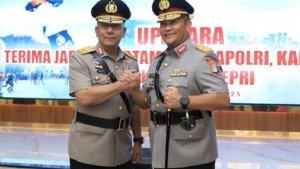 Sosok-Jenderal-Bintang-2-Kapolda-Terbaru-Besan-Mantan-Kapolri-Akpol-1993-Baru-34-Hari-Pimpin-Polda.jpg