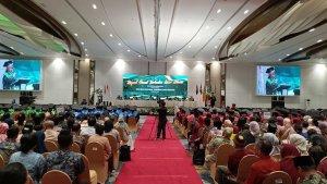 Suasana-Wisuda-597-lulusan-program-Diploma-unimerz.jpg