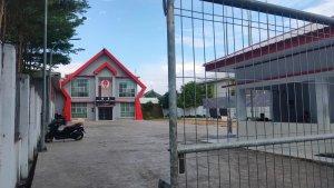 Suasana-kantor-KONI-Makassar-yang-tampak-sepi-setelah-penggeledahan-oleh-Kejari-Makassar.jpg