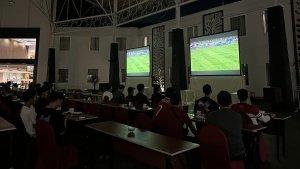 Suasana-nobar-sepakbola-di-Swiss-Belinn-Panakkukang-Makassar00.jpg