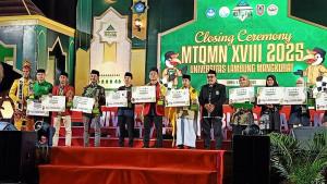 Suasana-penyerahan-piagam-juara-Musa.jpg