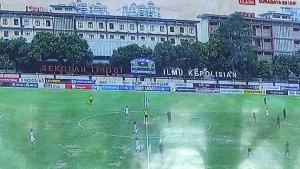 Suasana-pertandingan-Arema-FC-vs-PSM-Makassar-di-Stadion-PTIK-Sabtu-422023.jpg