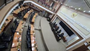 Suasana-ruang-paripurna-DPRD-Luwu-Timur-Sula.jpg
