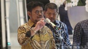 Syahrul-Yasin-Limpo-memberikan-keterangan-kepada-wartawan-di-Nasdem-Tower-2341.jpg