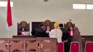 TRAVEL-UMRAH-Suasana-sidang-tahap-ke-5-kasus-penipuan-travel-haji-di-Kantor.jpg