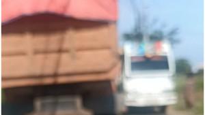 TRUK-TAMBANG-Truk-tambang-yang-melintas-di-Kecamatan-Moncongloe.jpg