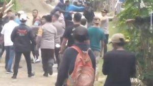 Tangkapan-layar-video-penangkapan-pelaku-pembunuhan-di-Kampung-Tangari.jpg