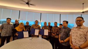 Teken-MoU-Pemkab-Lutim-UMI-dan-USIM-Kolaborasi-Bangun-Sekolah-Islam-Internasional-di-Luwu-Timur.jpg
