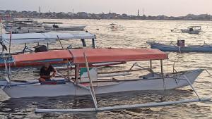 Terlihat-salah-seorang-nelayan-di-Pesisir-Lakessi.jpg