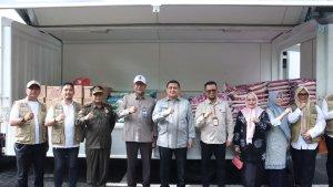 Wali-Kota-Makassar-Munafri-Arifuddin-melepas-armada-pasar-murah-di-Halaman-Balaikota.jpg