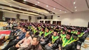 Wisuda-LP3i-Makassar.jpg
