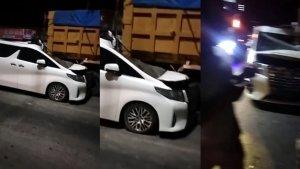 alphard-tabrak-truk-di-pangkep-1-1682023.jpg