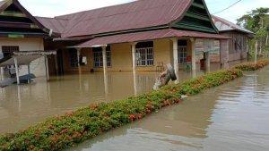 banjir-di-kecamatan-malangke-barat-kabupaten-luwu-utara-sulawesi-selatan-sabtu-2062020.jpg
