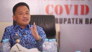 ilham-azikin-saat-memimpin-rapat-dengan-tim-satgas-covid-19-bantaeng.jpg