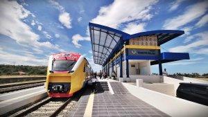kendaraan-operasional-berada-di-areal-pengerjaan-proyek-rel-kereta-api-trans-sulawesi2.jpg