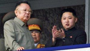 kim-jon-un-kanan-bersama-sang-ayah-kim-jong-il.jpg
