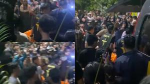 kolase-tangkapan-layar-video-proses-evakuasi-mayat-VYR.jpg