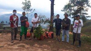 pemuda-muhammadiyah-menunggu-waktu-berbuka-puasa-dengan-tanam-pohon.jpg
